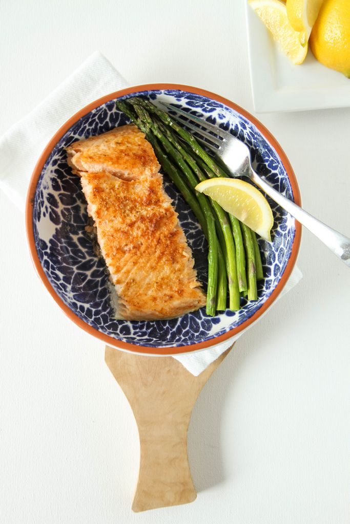 5-ingredient salmon sheet pan meal