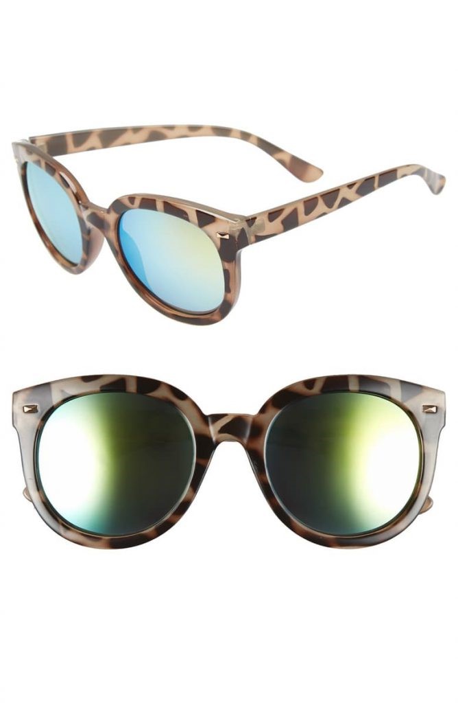 mirrored sunglasses